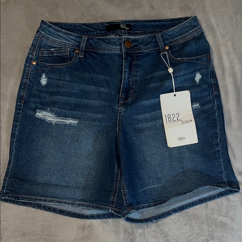 1822 Distressed Denim Shorts